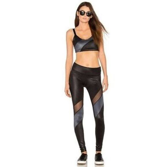 Beyond Yoga Gloss Over Waves Leggings - Picture 2 of 7